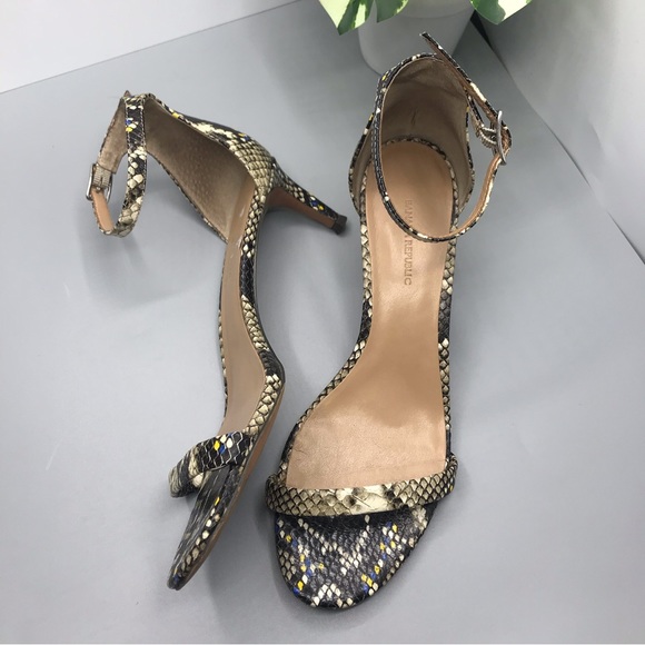 Banana Republic snake skin bare dress hells size 8.5 - Picture 2 of 10